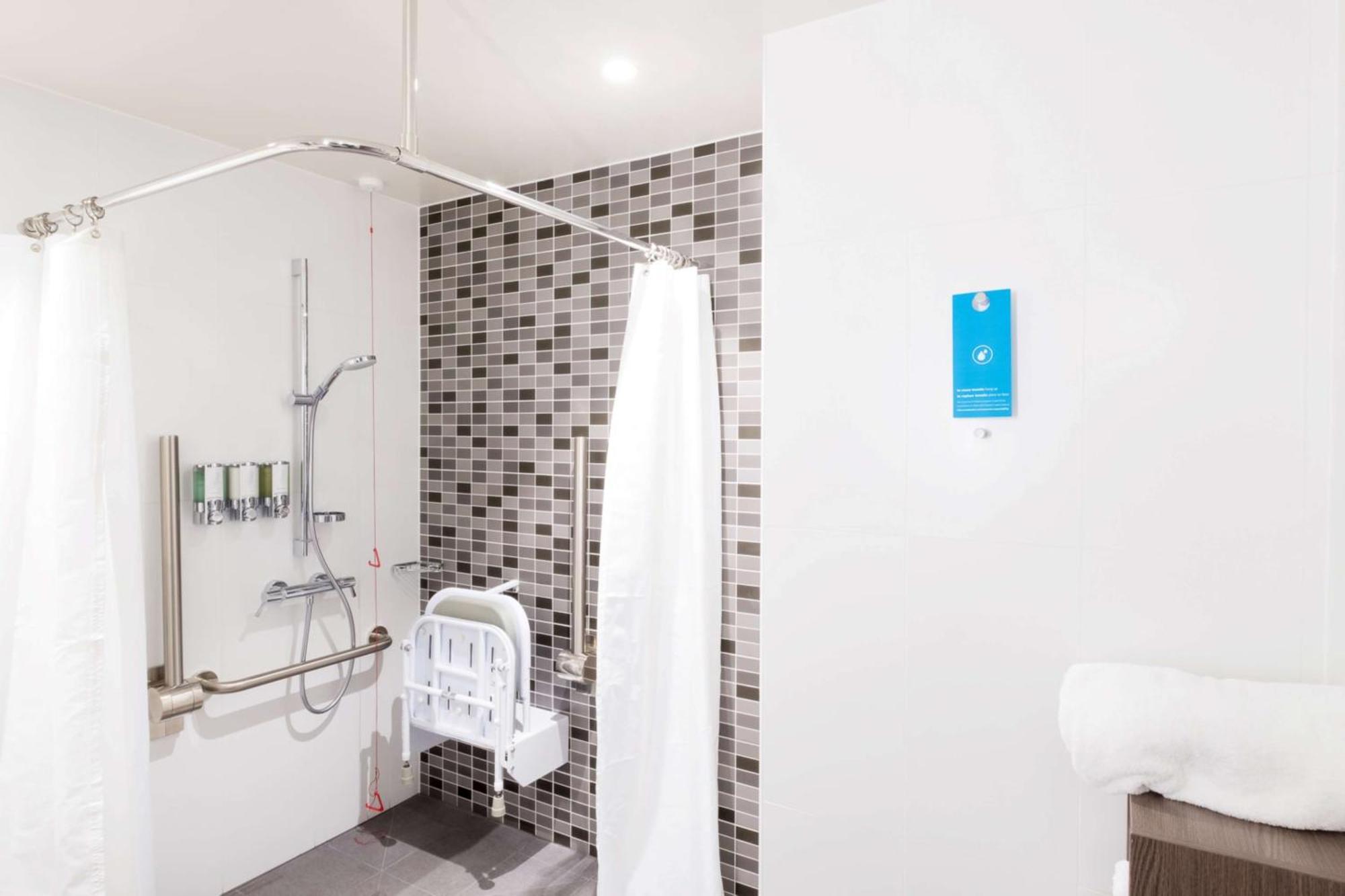 Hotel Hampton By Hilton Hamilton Park Esterno foto